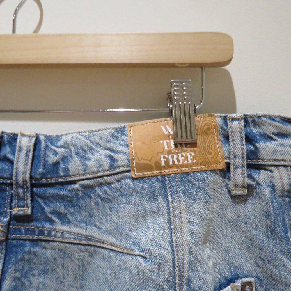 FREE PEOPLE WE THE FREE Good Luck Mid Rise Barrel Jeans Ultra Light Beam 31S - Picture 13 of 16